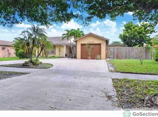 19337 NW 62nd Ave, Hialeah, FL 33015