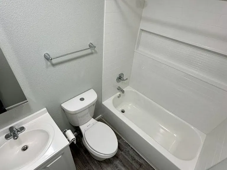 732 Sunset Blvd — Photo 12