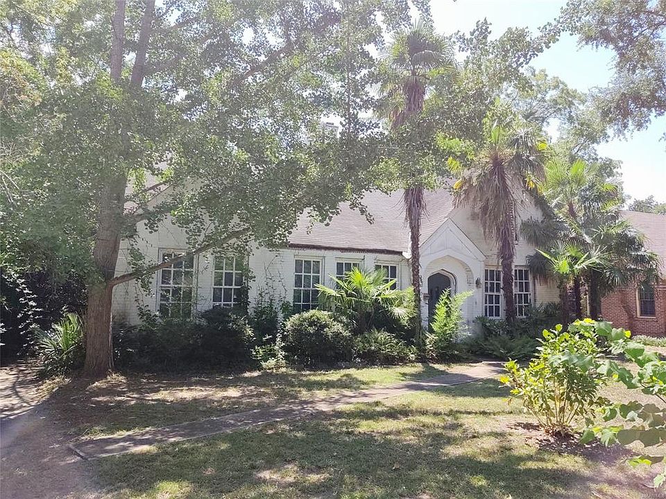2nd image of 3135 Lexington Rd
