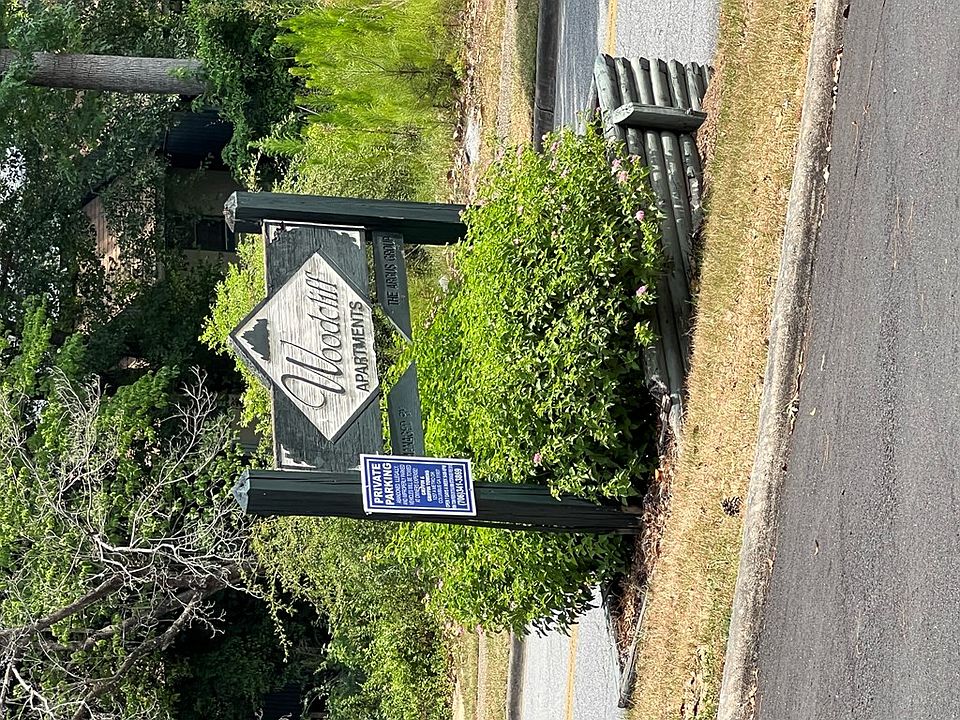 2nd image of 229 N Oakley Dr #776f18ccb