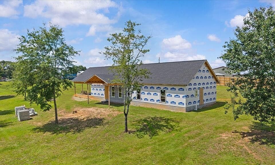 1st image of 320 Blake Dr