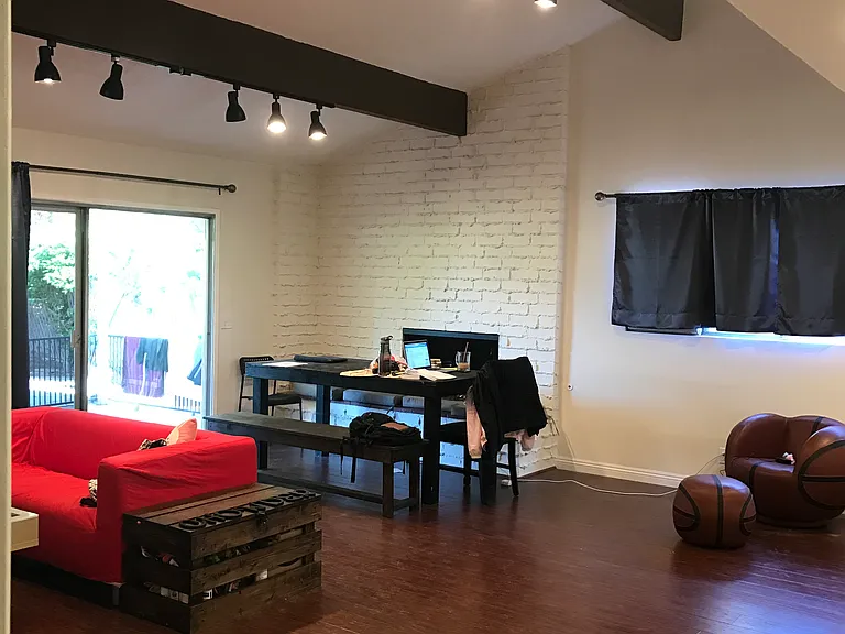 12455 Russell Ave — Photo 3