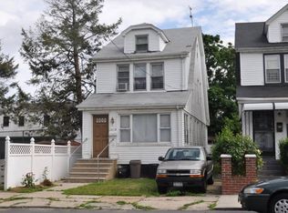 20528 116th Rd, Saint Albans, NY 11412