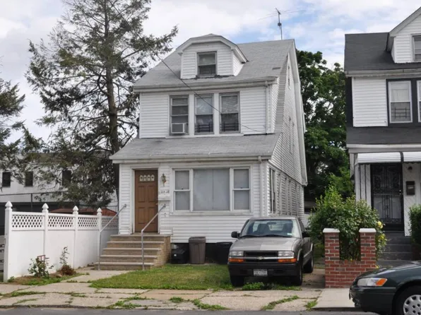 20528 116th Rd, Saint Albans, NY 11412