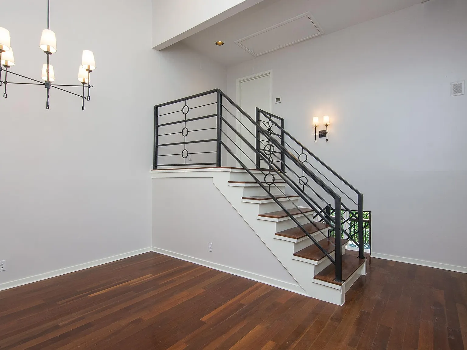 2 bed, 1784 sqft, $2,400 — Photo 3