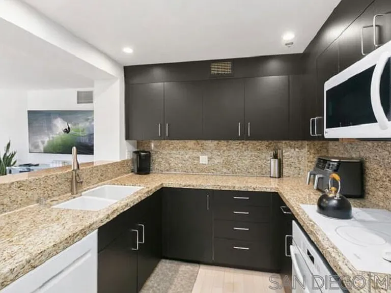 200 Harbor Dr #3401 — Photo 9