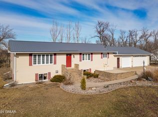 1220 Eagle Ave NE, Reynolds, ND 58275