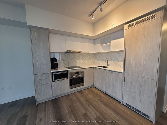 4th image of 55 Cooper St #4508