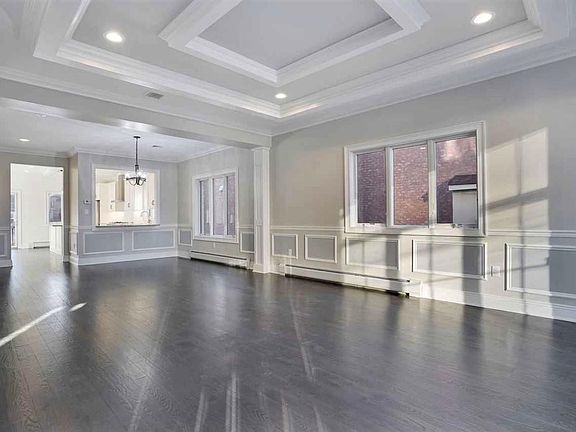 4th image of 6 Marion Ave