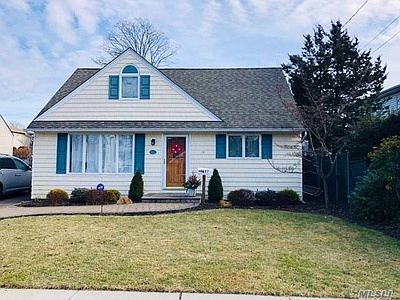 1st image of 2117 Larch St