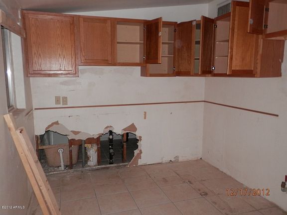3rd image of 1342 E Lynne Ln