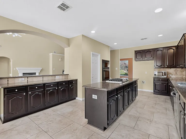 1812 Meadow Ridge Dr — Photo 14