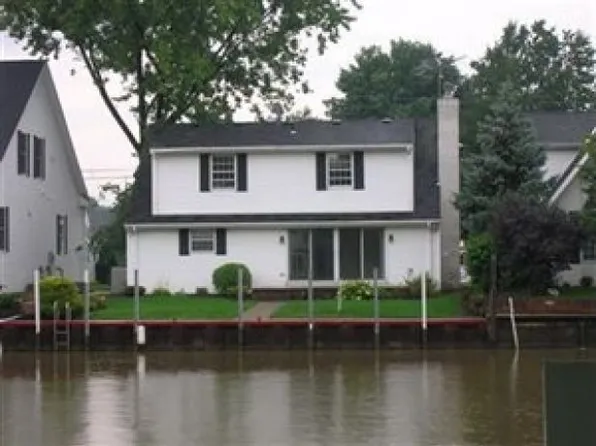 5440 Park Dr, Vermilion, OH 44089