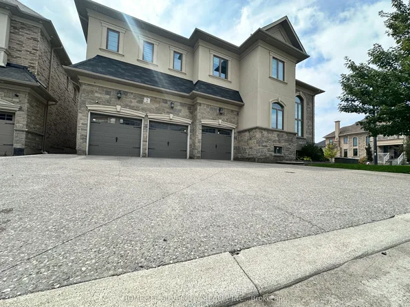 2 Tomahawk Ct #2, Brampton, ON L6P 4K4
