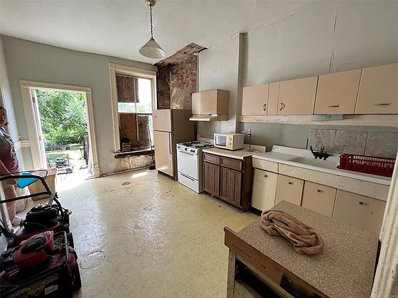 5th image of 5174 Kensington Ave