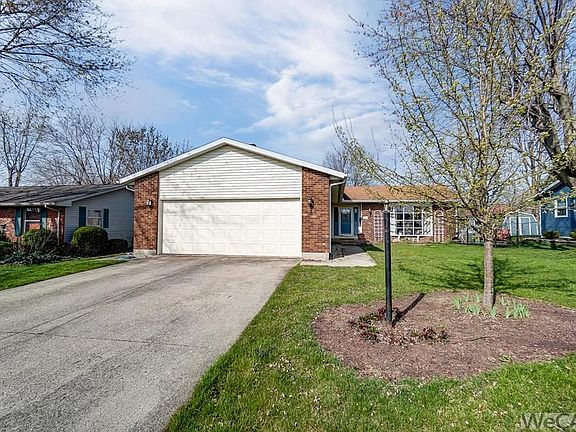 2nd image of 525 Sunnymeade Ln