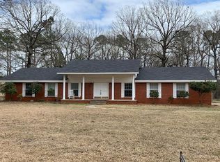 504 Oak Manor Dr, El Dorado, AR 71730
