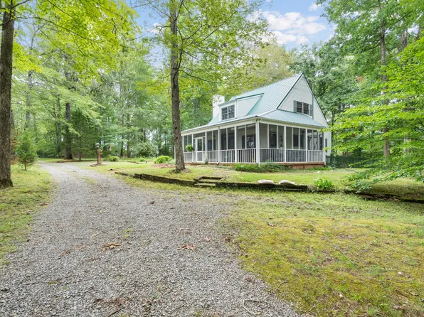 1422 Liberty Rd, Charlotte, TN 37036