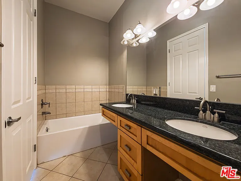 5237 Willowcrest Ave #105 — Photo 28