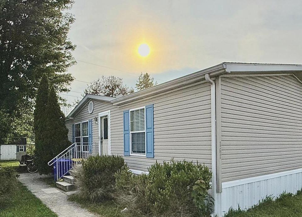 1st image of 161 Pine Cone Dr #161