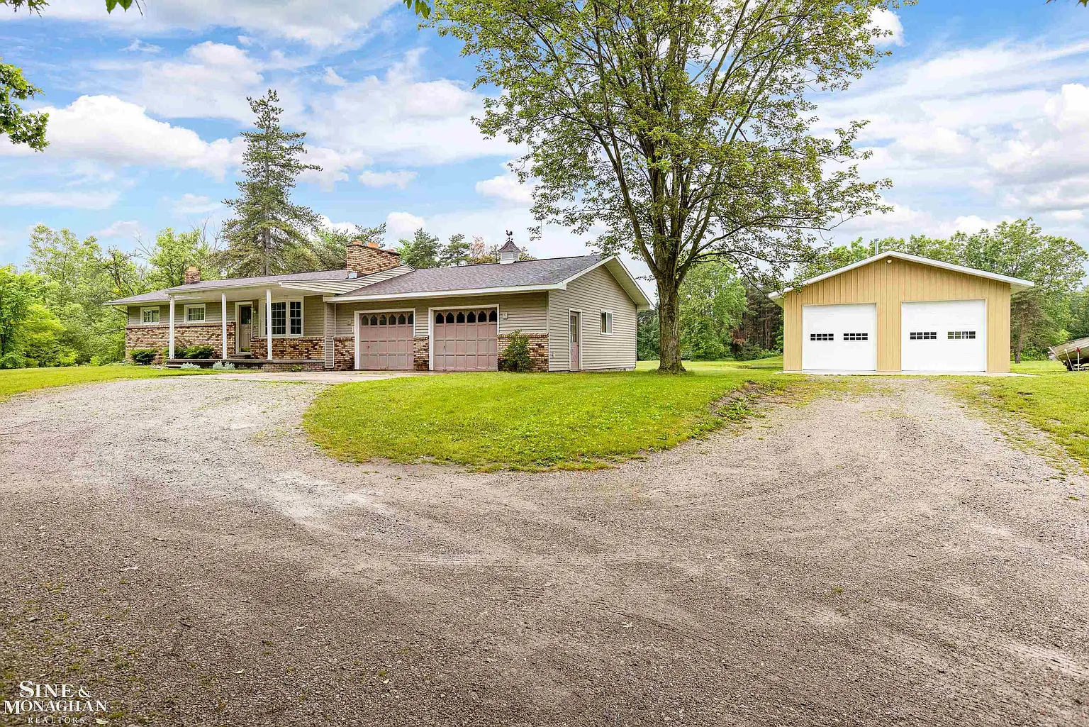 1492 Mayer Rd photo 1