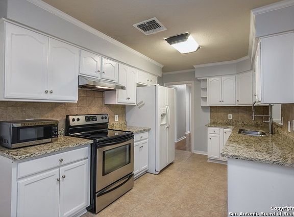 4th image of 134 Waxwood Ln