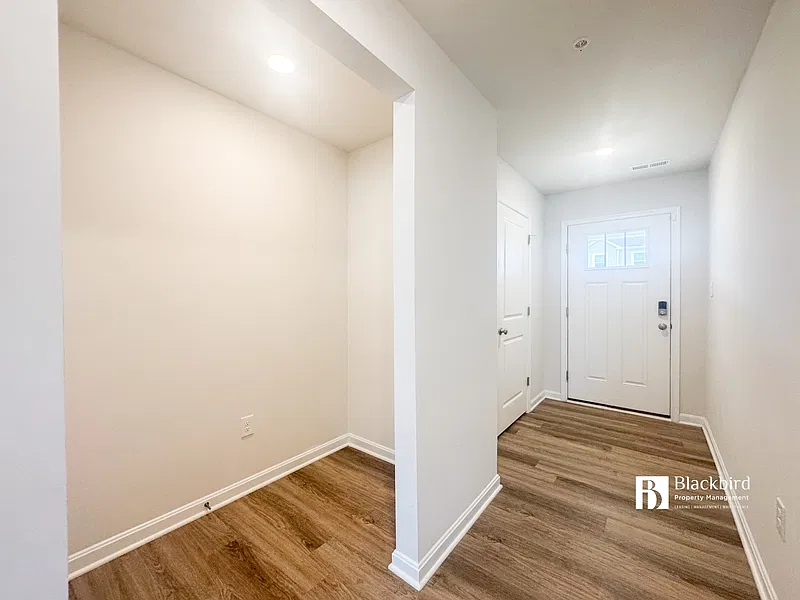 3 bed, 2.5 bath, 2000 sqft, $3,000 — Photo 4