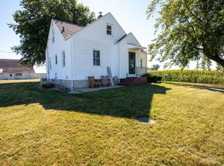 11800 Fir Rd, Bourbon, IN 46504