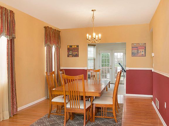 4th image of 61 Greenwich Dr