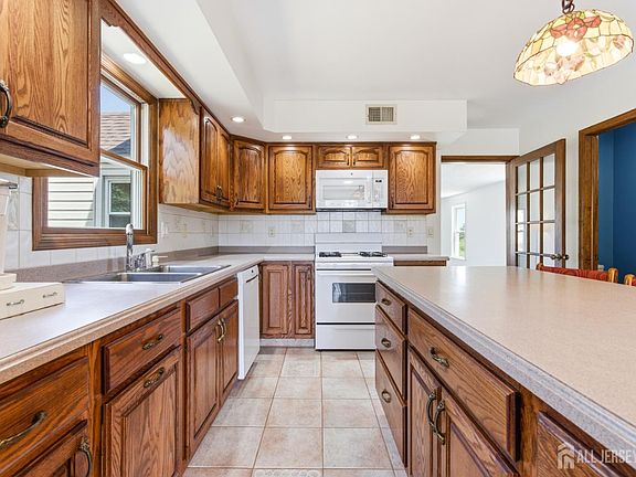 5th image of 39 Kearney Rd
