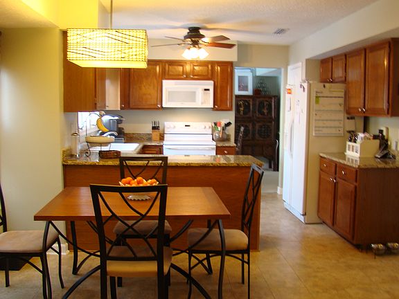eat in kitchen