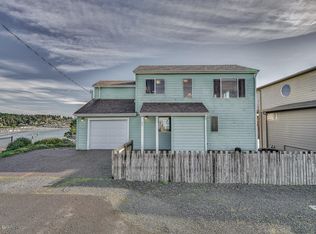 801 SW 12th St, Newport, OR 97365