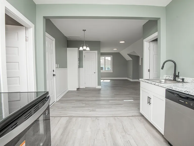 117 E Glenwood Ave #2 — Photo 9