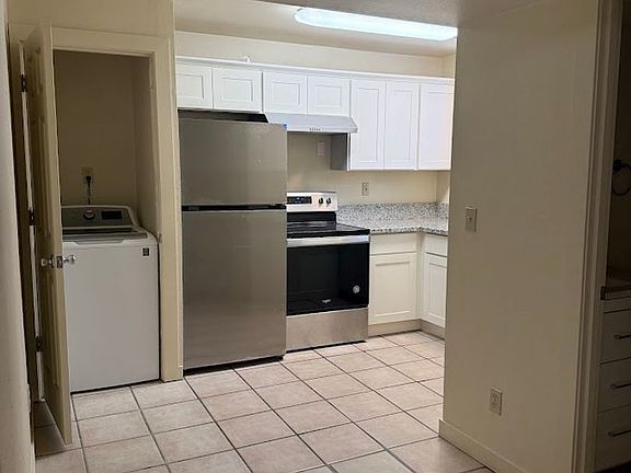 5th image of 2914 SE 92nd Ave #B