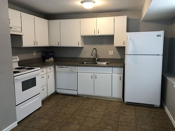 4th image of 217 Knox Ct APT A