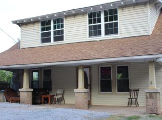 153 Southside Dr, Hinton, WV 25951