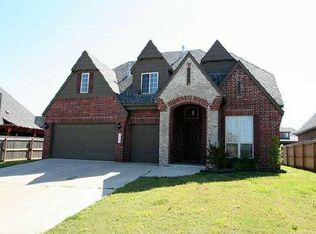 3905 S Willow Ave W, Broken Arrow, OK 74011