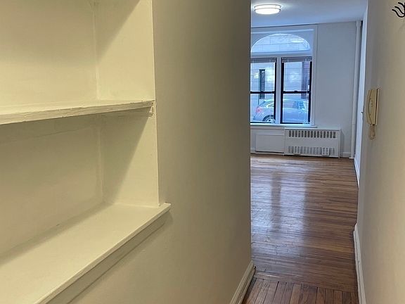 3rd image of 203 W 91st St #D11