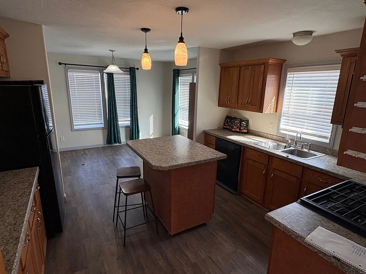 Kitchen - 5945 124g Ave NW