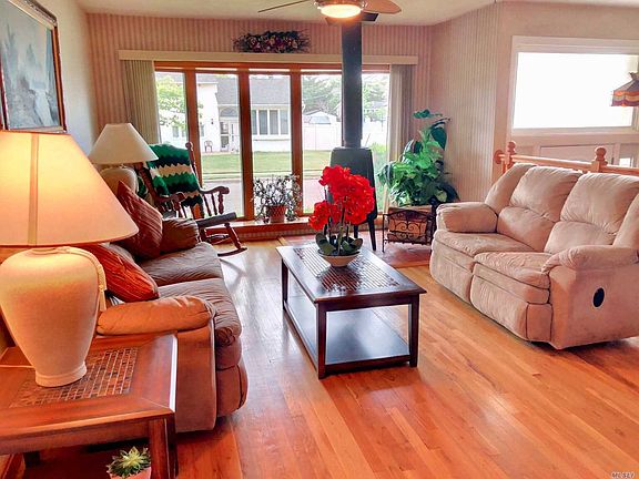 4th image of 239 Clearmeadow Dr