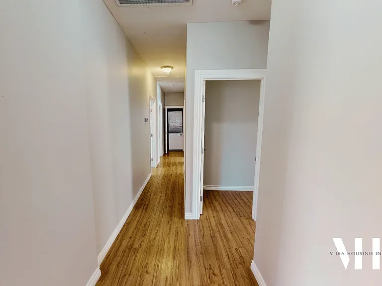 2350 Portland St — Photo 6
