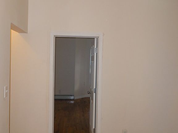 4th image of 1340 Teller Ave