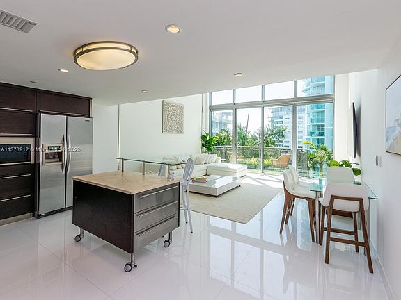 5th image of 6000 Collins Ave APT 520