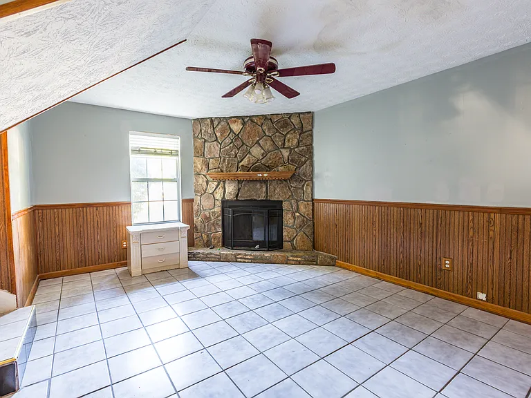 3061 Meadow Wood Ct — Photo 8
