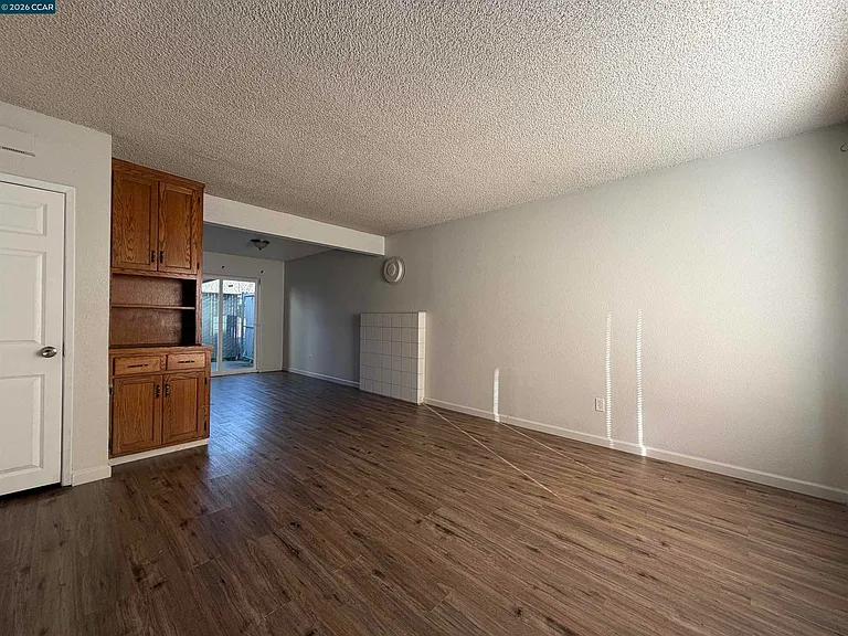 1648 W North Bear Creek Dr — Photo 6