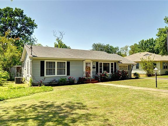 2nd image of 909 Lydick Ln