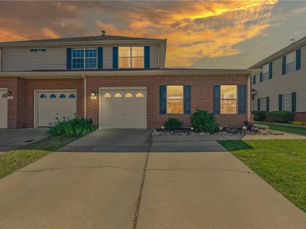 239 Belmont Cir, Yorktown, VA 23693