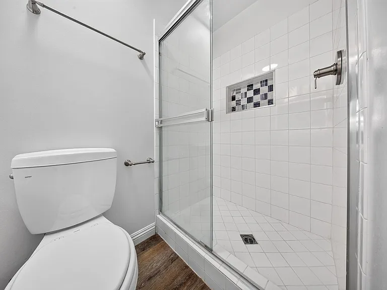 5650 Fair Ave — Photo 32