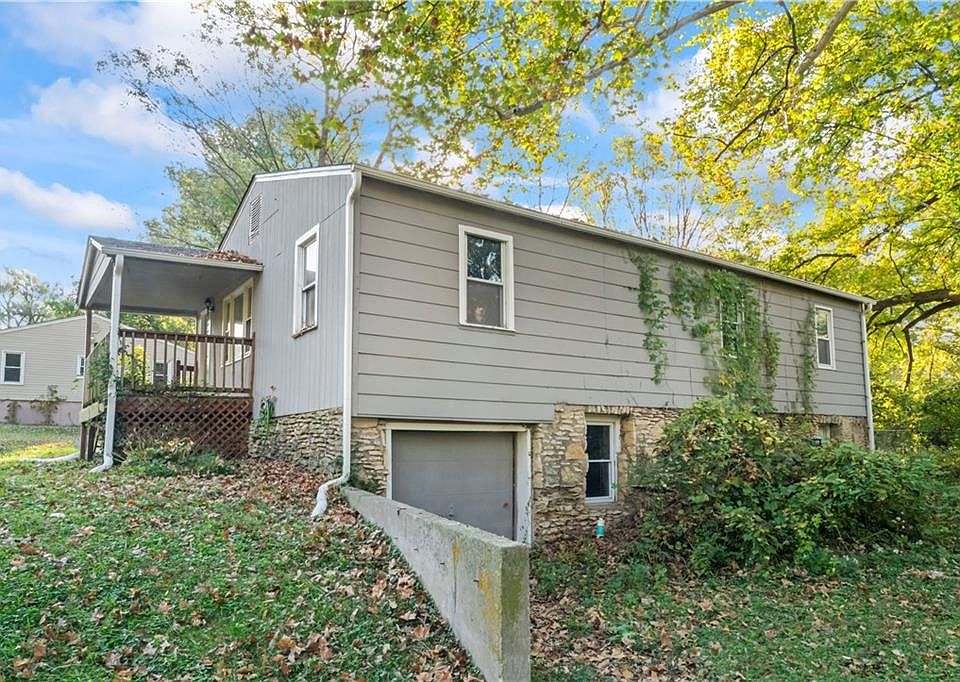 19th image of 5503 NE 49th St