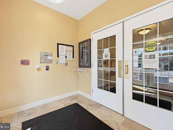 4th image of 120 Burgess Hill Way APT 207